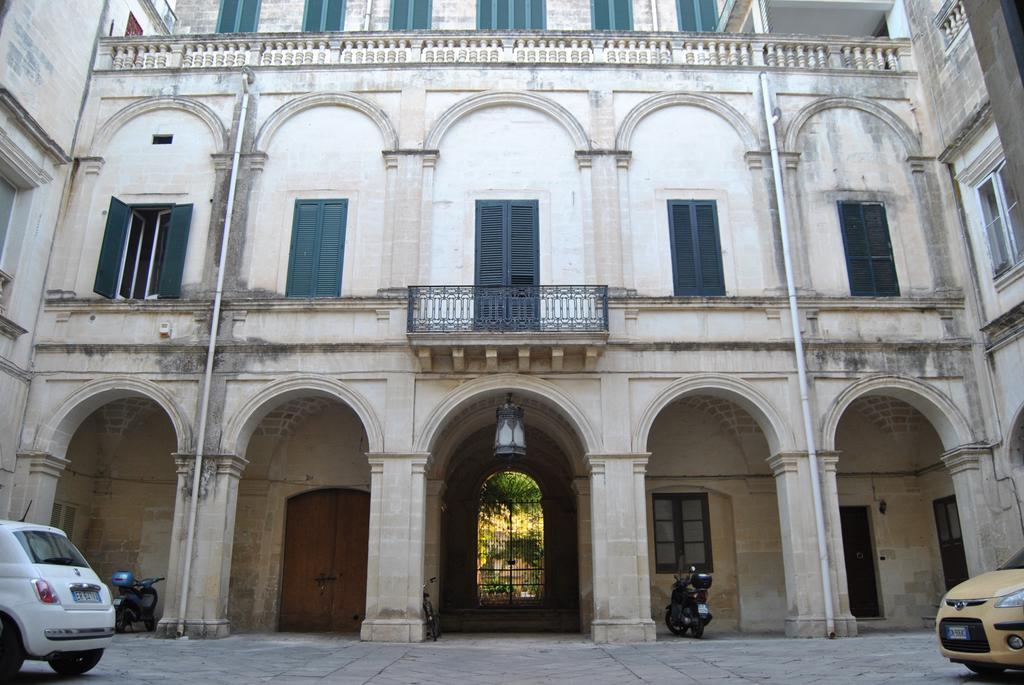 Apartment Garden At Palazzo Famularo Lecce