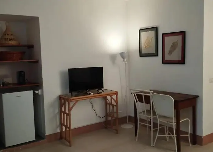 Garden Suite At Palazzo Famularo