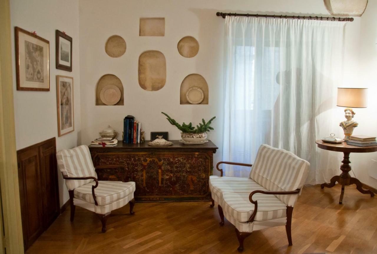 Apartment Garden At Palazzo Famularo *